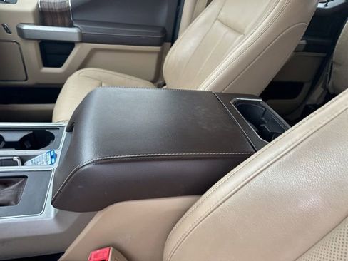 Used 2019 Ford F150 Lariat image 13