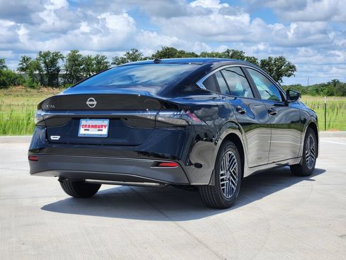 Used 2026 Nissan Sentra SV w/ SV Convenience Package FWD image 6