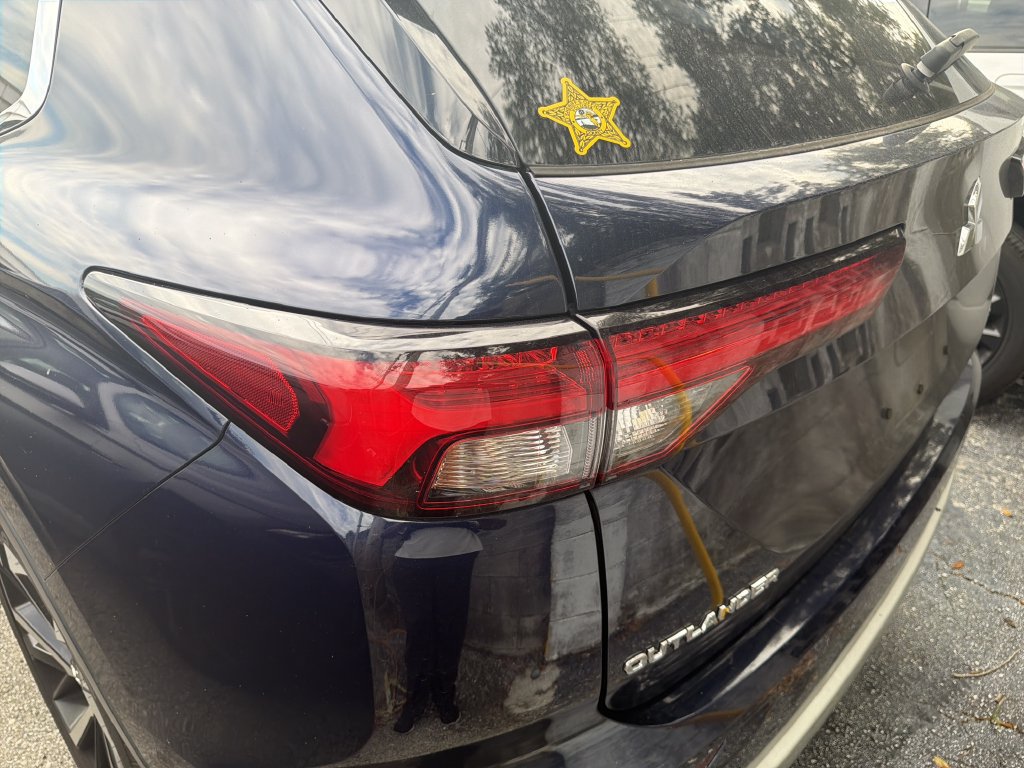 Used 2023 Mitsubishi Outlander SE FWD image 7