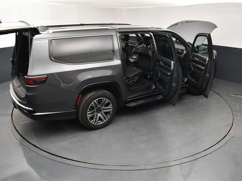 Used 2023 Jeep Wagoneer L 4WD w/ Premium Group I image 30