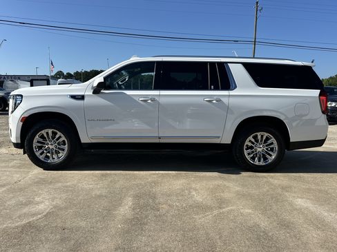 Certified 2024 GMC Yukon XL SLT RWD image 9