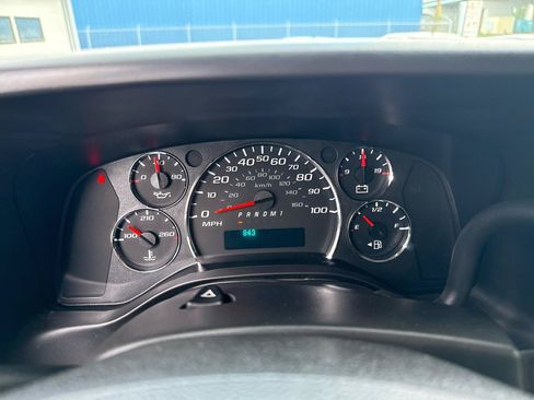 Used 2015 GMC Savana 2500 RWD image 12