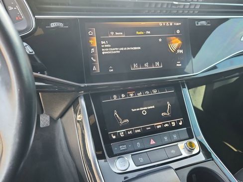 Used 2019 Audi Q8 Premium Plus AWD/4WD image 28