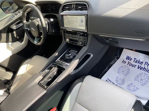 Used 2019 Jaguar F-PACE R-Sport image 30