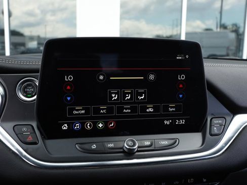 Used 2025 Chevrolet Blazer LT FWD image 16