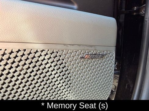 Certified 2025 Hyundai Elantra Limited FWD image 26