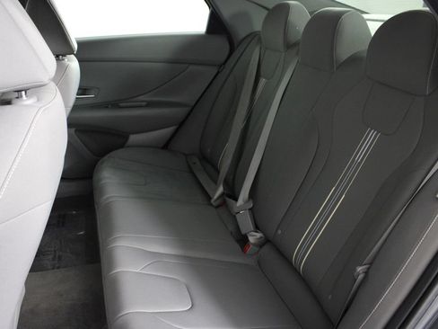 Certified 2025 Hyundai Elantra Sport FWD image 21