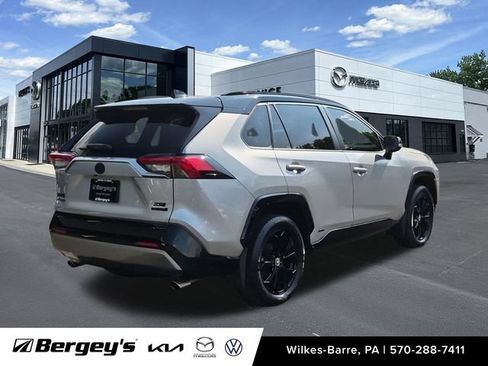 Used 2022 Toyota RAV4 XSE AWD/4WD image 6