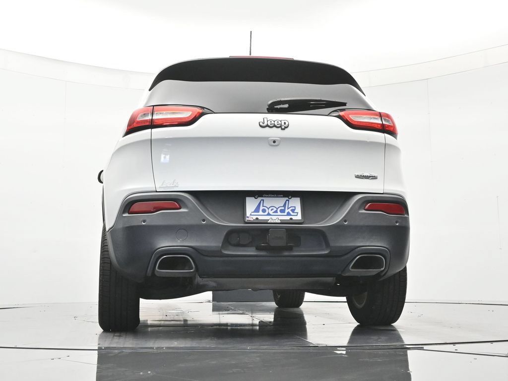 Used 2016 Jeep Cherokee Latitude FWD image 42