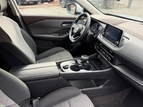 Used 2023 Nissan Rogue SV image 27