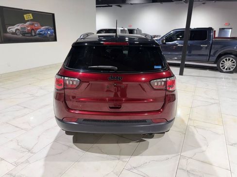 Used 2021 Jeep Compass Latitude w/ Sun and Sound Group FWD image 8