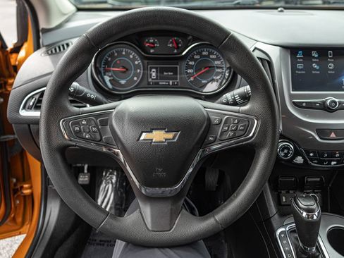 Used 2017 Chevrolet Cruze LT w/ Convenience Package FWD image 22