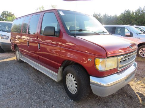 Used 1999 Ford E-150 and Econoline 150 Wagon image 3