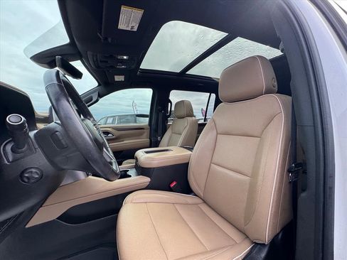 Used 2021 Chevrolet Suburban Premier w/ Premium Package image 20