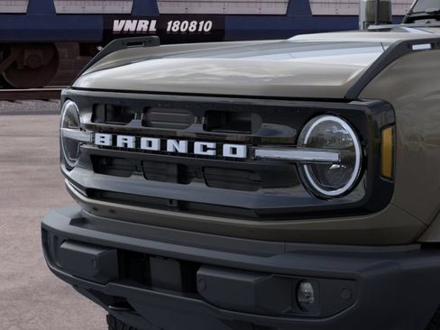 New 2026 Ford Bronco Outer Banks AWD/4WD image 19