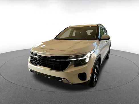 Used 2025 Kia Seltos S image 7