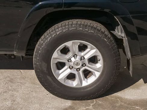 Used 2017 Toyota 4Runner SR5 image 6