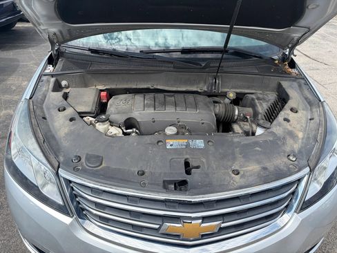 Used 2017 Chevrolet Traverse LT w/ Style and Technology Package FWD image 15