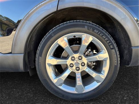 Used 2020 Ford Explorer Platinum w/ Premium Technology Package image 15