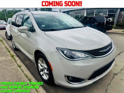 Used 2017 Chrysler Pacifica Touring-L Plus w/ Advanced Safetytec Group