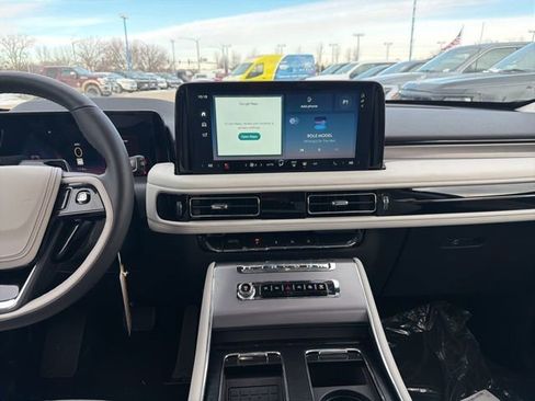 New 2026 Lincoln Aviator AWD image 19