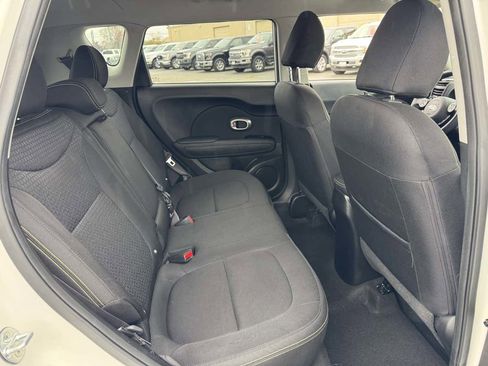 Used 2014 Kia Soul + image 14