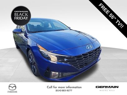Used 2023 Hyundai Elantra Limited w/ Preferred Accessory Package