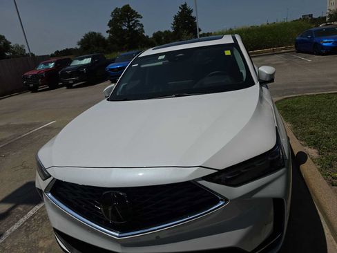 Used 2026 Acura MDX w/ Technology Package FWD image 2