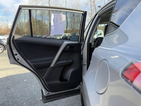 Used 2018 Toyota RAV4 LE image 26