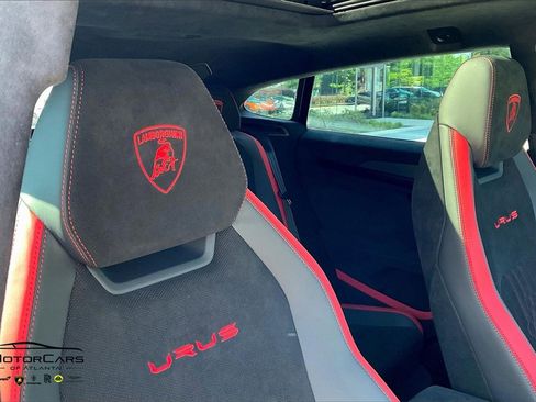 Used 2024 Lamborghini Urus Performante image 35