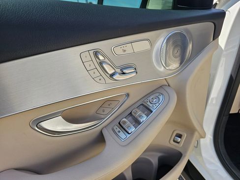 Used 2017 Mercedes-Benz GLC 300 4MATIC image 16
