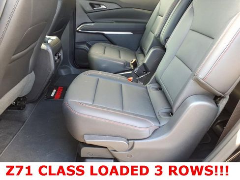 Used 2024 Chevrolet Traverse Z71 image 12
