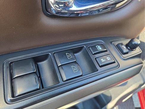 Used 2021 Nissan Titan Platinum Reserve w/ Moonroof Package image 15