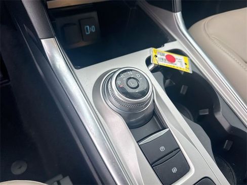 Certified 2024 Ford Explorer XLT w/ Equipment Group 202A image 25