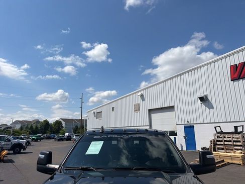 Used 2024 RAM 2500 Big Horn w/ Night Edition AWD/4WD image 12