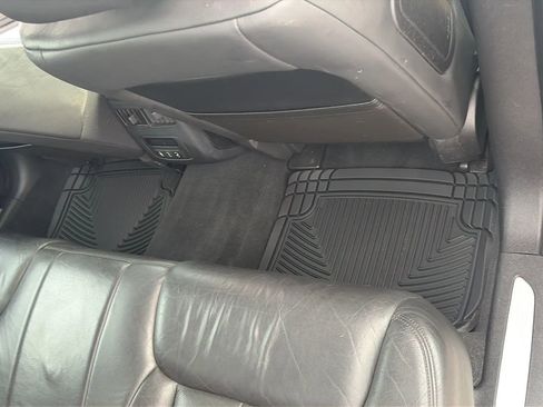 Used 2010 Cadillac DTS Premium image 46