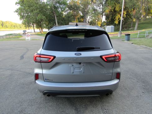 Used 2024 Ford Escape ST-Line w/ Tech Pack #1 AWD/4WD image 3