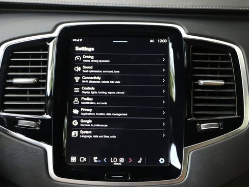 Used 2023 Volvo XC90 T8 Ultimate image 40