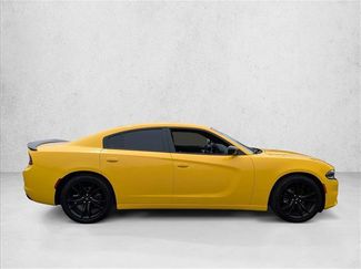 Used 2017 Dodge Charger SE w/ Blacktop Package RWD video 4