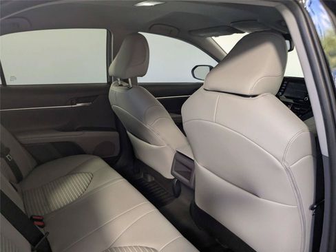 Used 2023 Toyota Camry SE w/ Convenience Package FWD image 28