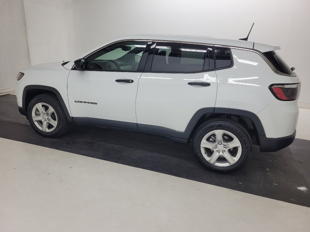 Used 2023 Jeep Compass Sport AWD/4WD image 3