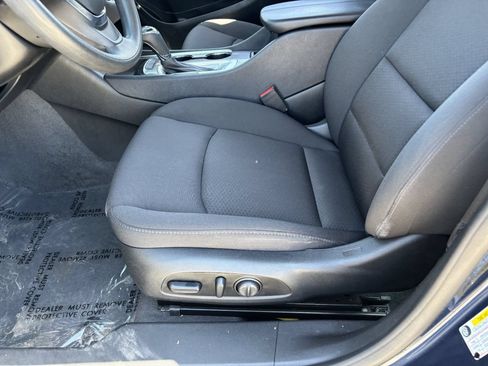 Used 2020 Chevrolet Malibu LT FWD image 18