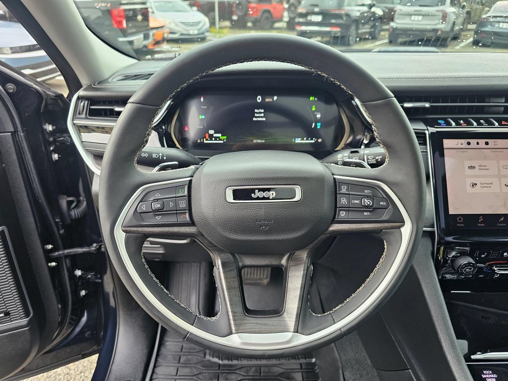 Used 2023 Jeep Grand Cherokee 4WD 4xe w/ Luxury Tech Group II image 25