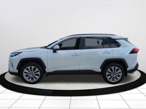 Used 2025 Toyota RAV4 XLE Premium image 6