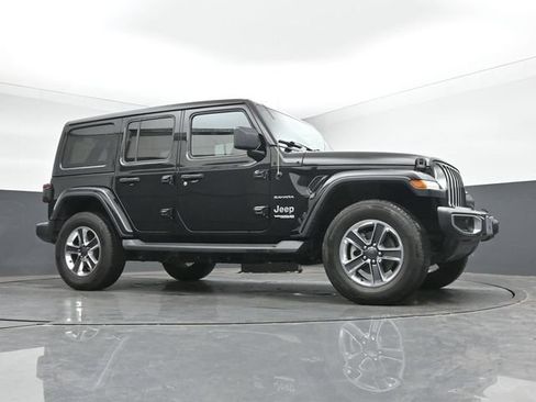Used 2021 Jeep Wrangler Unlimited Sahara AWD/4WD image 31