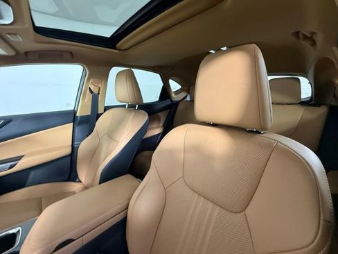 Used 2025 Lexus NX 250 FWD w/ Towing Package (2000 Lbs) image 5