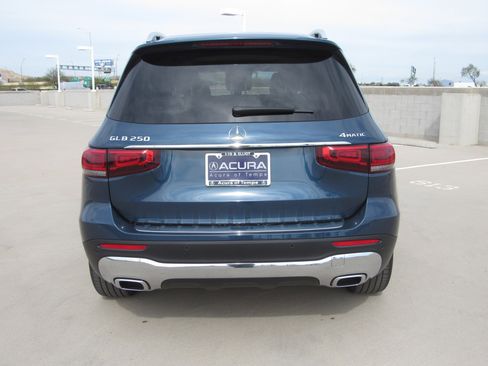 Used 2023 Mercedes-Benz GLB 250 4MATIC image 7
