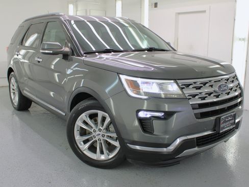 Used 2018 Ford Explorer Limited image 29