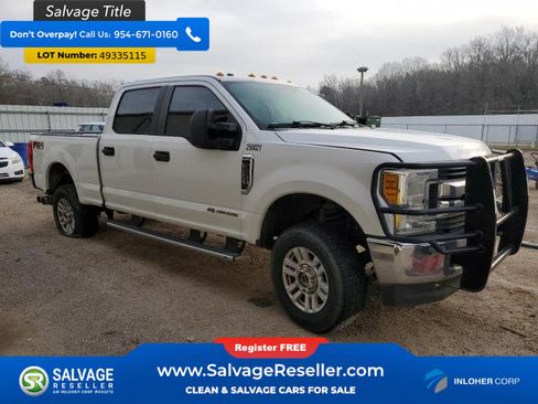 Used 2017 Ford F250 XL w/ STX Appearance Package AWD/4WD image 5