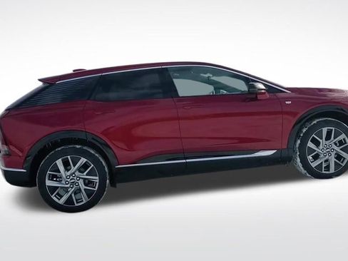 New 2026 Cadillac Optiq Luxury 1 image 7
